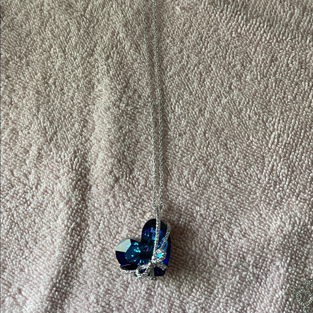 Ladies Heart Pendant Necklace